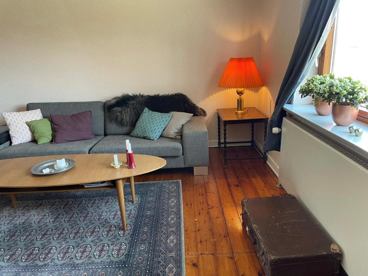 Апартаменты Retro Bolig - Fyldt Med Hygge! Ingen Luksus Kolind Экстерьер фото