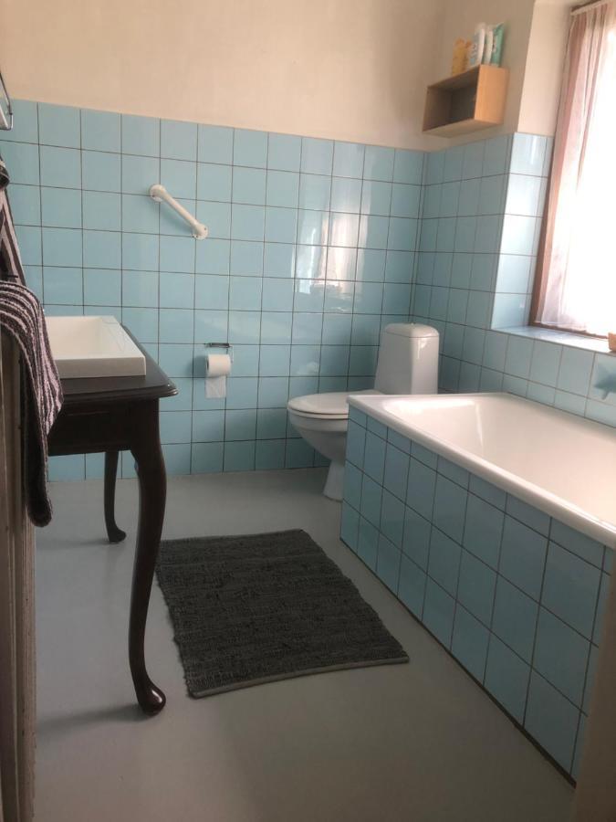 Апартаменты Retro Bolig - Fyldt Med Hygge! Ingen Luksus Kolind Экстерьер фото