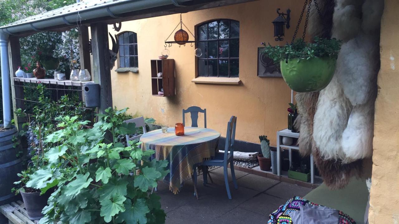 Апартаменты Retro Bolig - Fyldt Med Hygge! Ingen Luksus Kolind Экстерьер фото