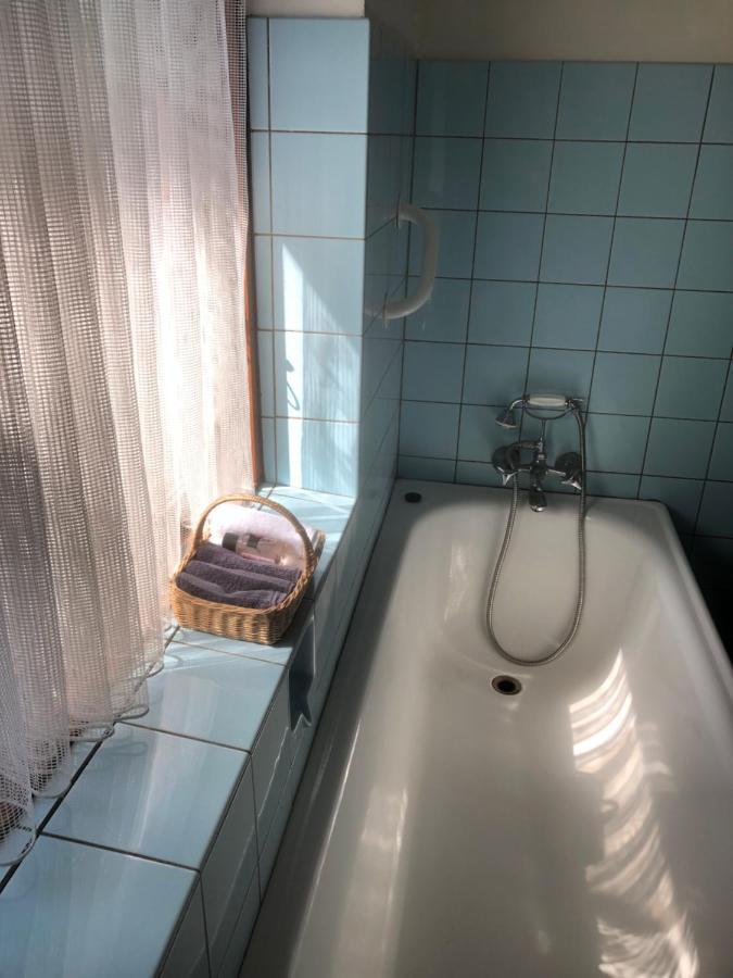 Апартаменты Retro Bolig - Fyldt Med Hygge! Ingen Luksus Kolind Экстерьер фото